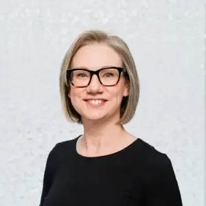 Roxanne Marsh headshot